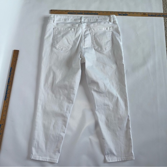 Falls Creek Women’s white Jeans size 16 stretch - Picture 2 of 9